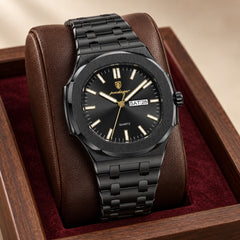 The Aperture 40 in Black