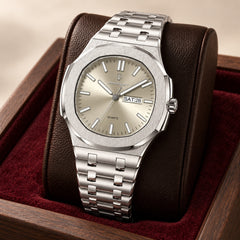 The Aperture 40 in Silver